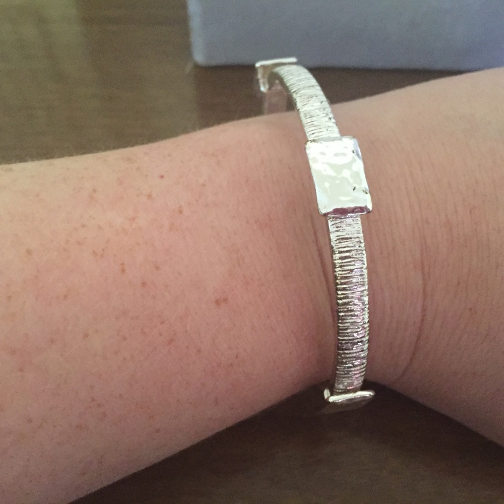 4 Bracelets